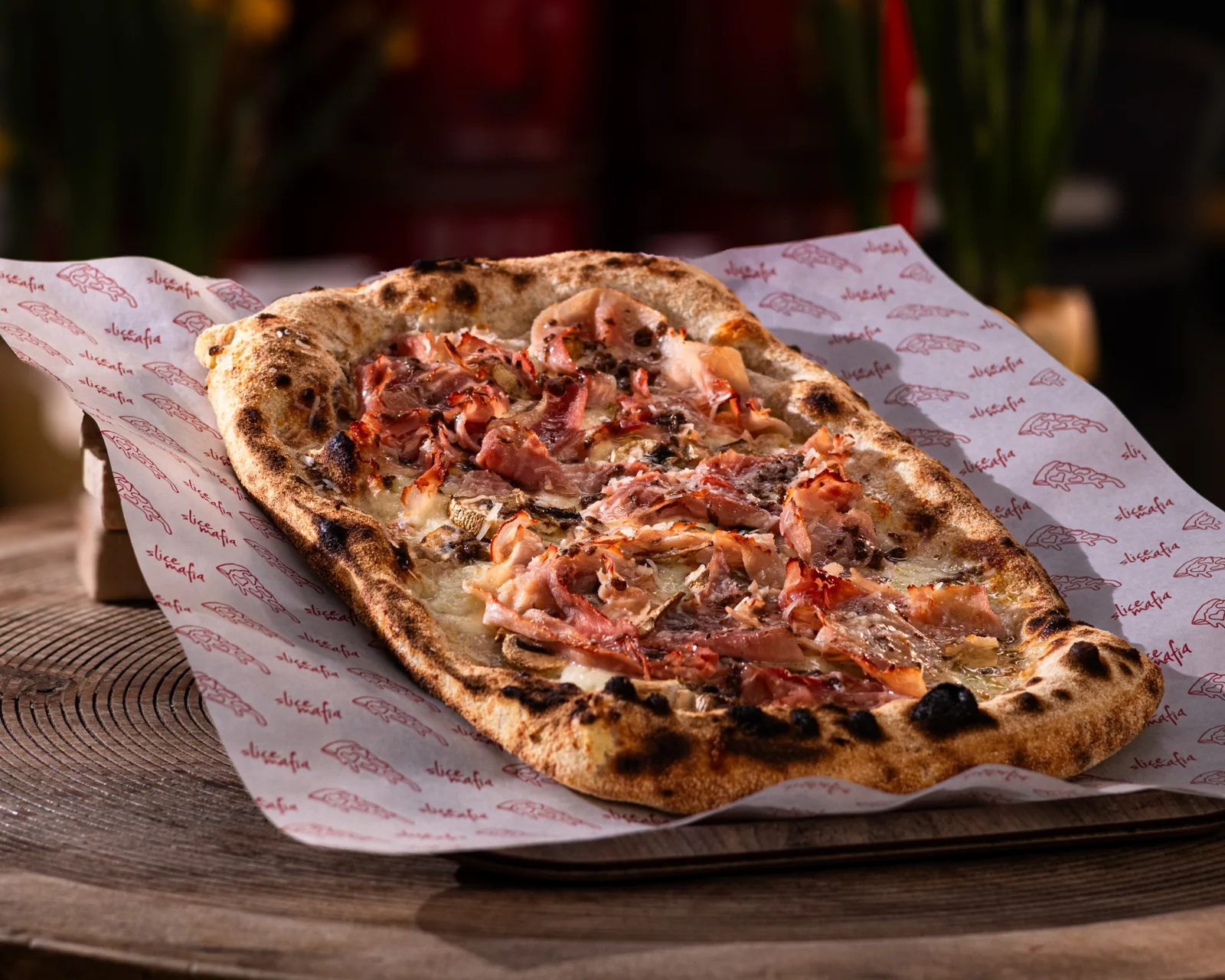 DAI Pizzeria rectangular pizza photography